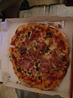 Pizza Della Nonna food
