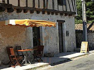 Le Petit Cafe inside