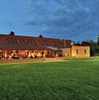 Karlov Dvor Cífer Nourriture