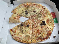 Pizza Jeannot food