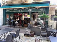 Café Les Sports inside