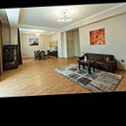 Delmar Buzovna À l'intérieur