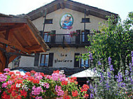 Bar Épicerie Restaurant Les Glaciers Bramans Savoie outside