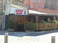 Pizza Plus outside