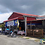 Cendol Pulut Tapai Wakaf Mek Zainab outside