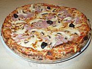 Pizza Le Maestro food