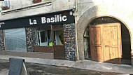 La Basilic outside