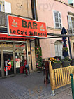 Le Café Du Marché inside