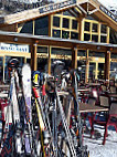 La Halte Du Pre Chabert inside