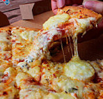 Domino's Pizza Fleury-les-aubrais food