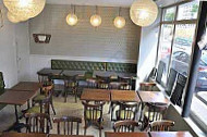 Le Café Vert inside