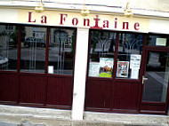 La Fontaine outside