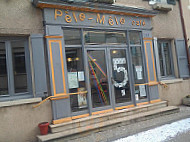 Pele-Mele Cafe outside