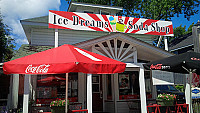 Ice Dreams Soda Shop outside