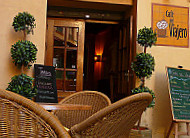 Café Del Viajero inside