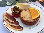 Le Café Du Marché food
