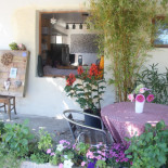 A La Fenêtre. Les Pizzas D'anna à Herm Comida