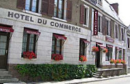 Hotel du Commerce outside