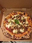 Una Pizza Di Napoli food