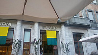 Il Caffe outside