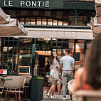 Grand Cafe le Pontie inside