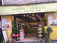 Jardin Coquille outside
