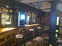 The Kings Head inside