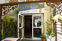 Lo Tira-tap outside