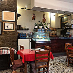 Trattoria Da Uccio inside