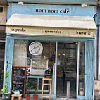 Nom Nom Cafe outside