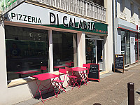 Pizzeria Di Calabria inside