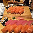 Natsu Sushi 1070 food