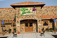 Olive Garden Italian outside