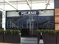 Milano outside