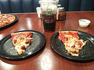 Barro's Pizza food