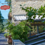 La Fontaine Minérale Dentro