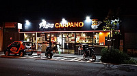 Pizza Carpano outside