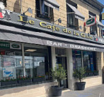 Le Café De La Gare outside