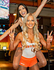 Hooters Knoxville food