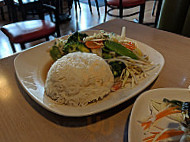 Vilai's Thai Kitchen food