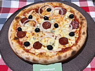 Pizza Montoirine food