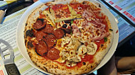 Pizz'artisanale food