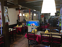 Café-Restaurant Chinois Dongpo inside