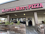 Mountain Mike's Pizza outside