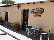 Hosteria y Restaurante El Rancho inside