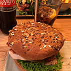 Hans Im Glueck Burgergrill food