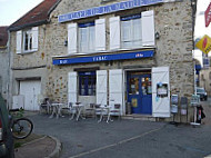 Cafe de la Mairie outside