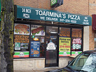 Toarmina's Pizza Lansing outside