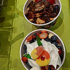 Menchie's food