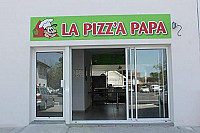 Pizz'a Papa outside